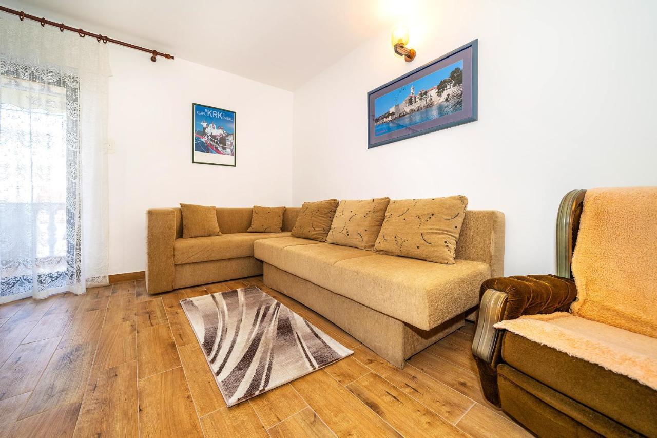 Apartments Jurina Krk Town Exterior photo