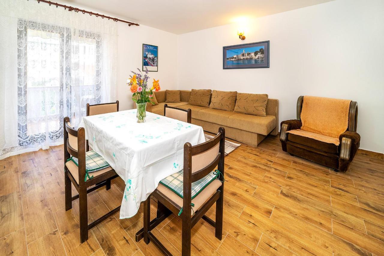Apartments Jurina Krk Town Exterior photo